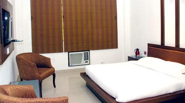 אגרה Hotel Laxman Resort By The Golden Taj Group &Hotels מראה חיצוני תמונה