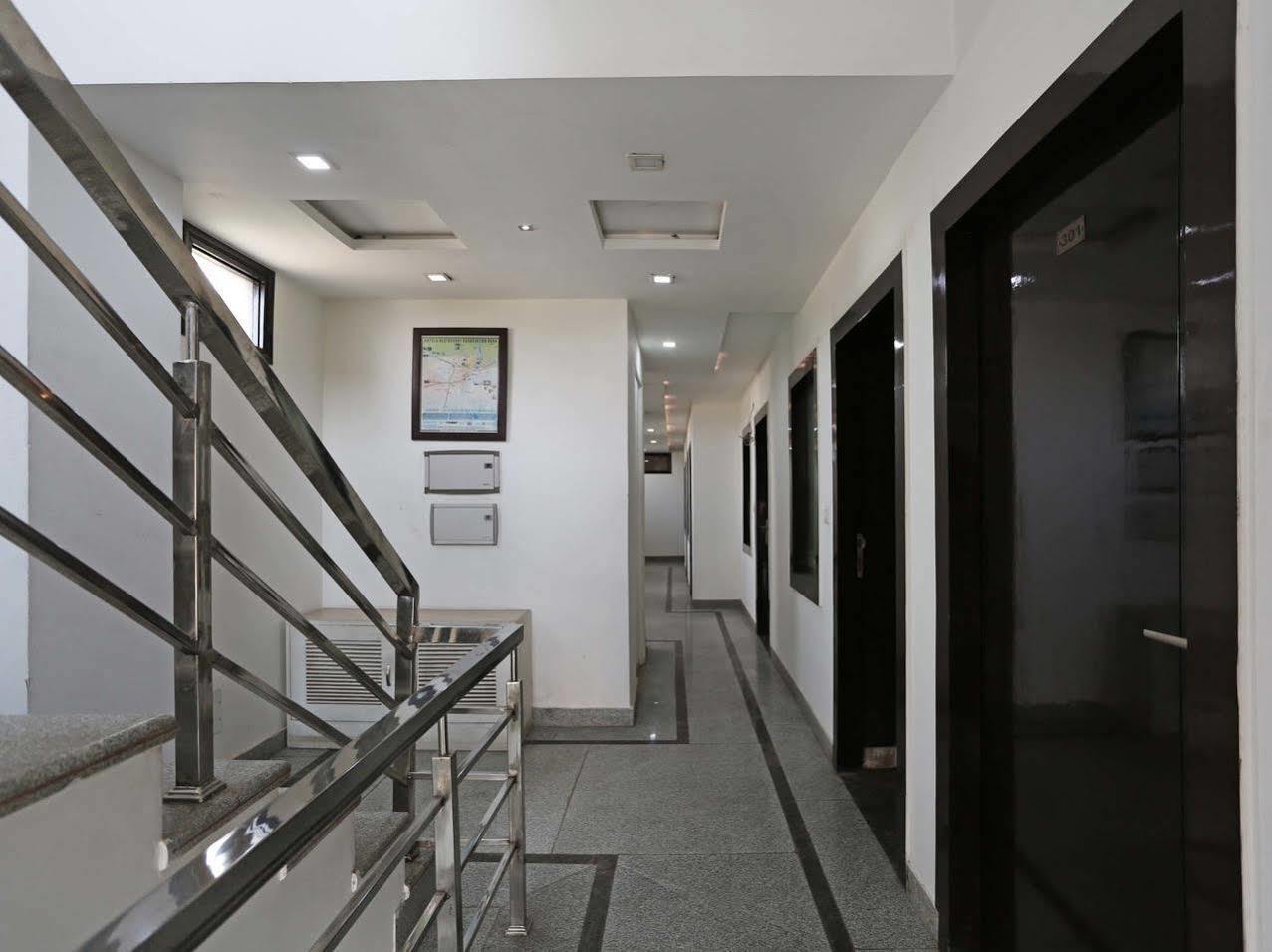 אגרה Hotel Laxman Resort By The Golden Taj Group &Hotels מראה חיצוני תמונה